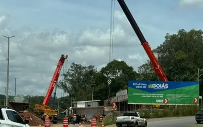 Içamento de Estruturas e Montagem de Viadutos com Guindastes